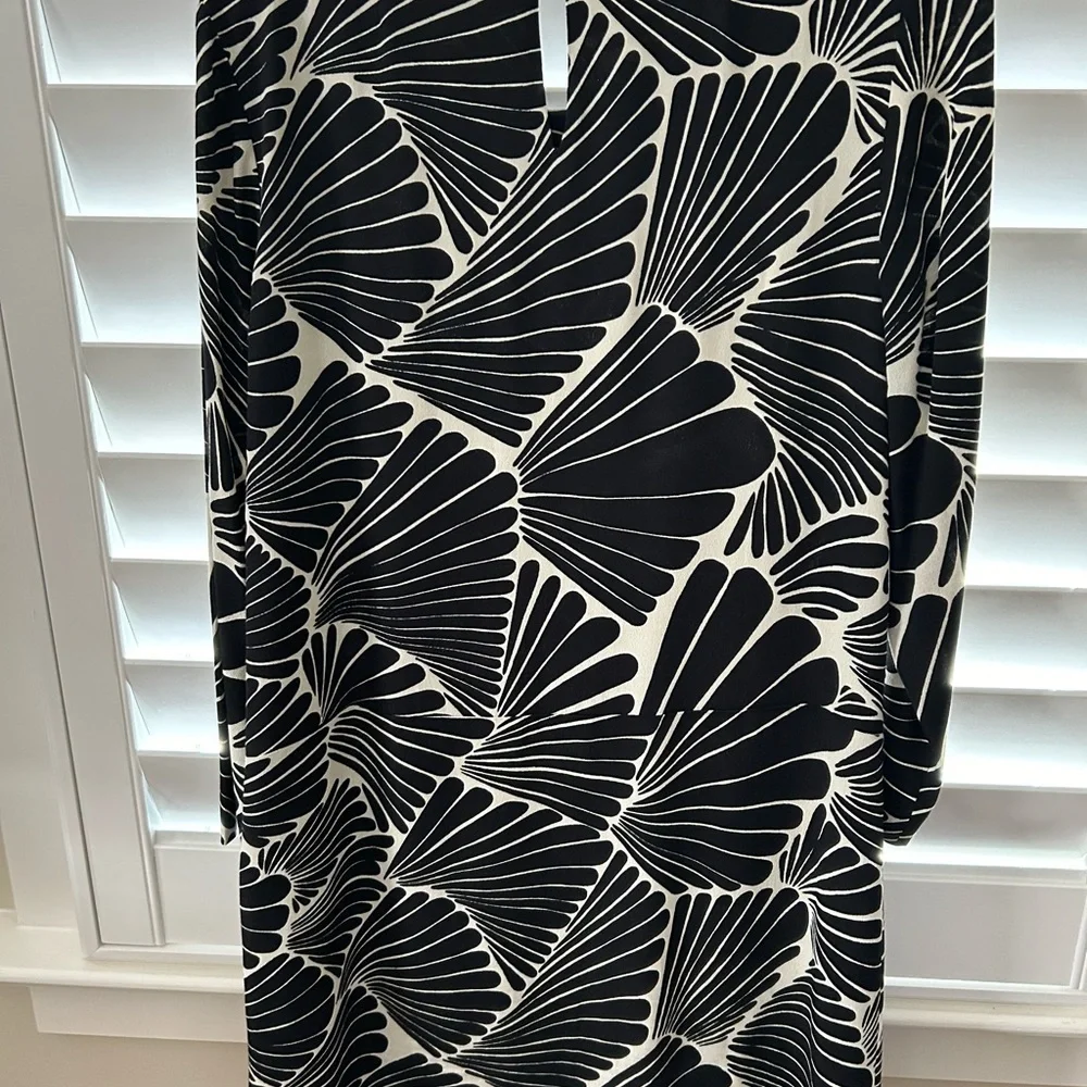 Dress - Picture 1 of 4